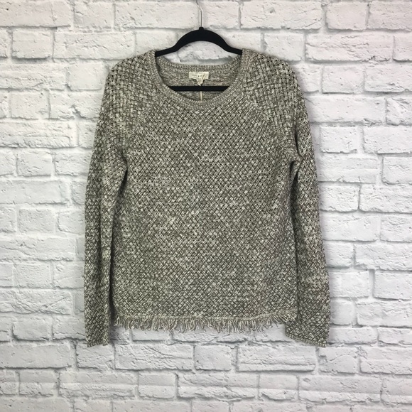 Lucky Brand Sweater. - Picture 1 of 6